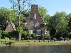 Villa met aangebouwde garage Apollolaan 178