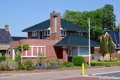 Zunnehörn, Roodeschool