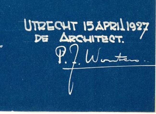 Handtekening op de bouwtekening van Amsterdamsestraatweg 80-82, Utrecht.
              <br/>
              Het Utrechts Archief, 1927