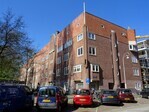 Het blok gezien vanuit de Krommeniestraat. Nog zonder plantenbakhouders.
<br/>
Gert-Jan Lobbes, 2020