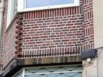 Detail erker, na 'renovatie' met platvolle voeg.
<br/>
Gert-Jan Lobbes, 2022
