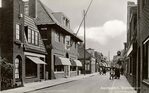 Ansichtkaart met links Stationsstraat 44, nog zonder nr. 46 er aangebouwd.
<br/>
Beeldbank Groningen, 1935