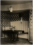 De nis met vaste bank in de woonkamer en beschilderd raampje.
<br/>
Het Nieuwe Instituut, jaren 1920