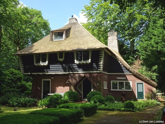 De villa is sinds kort goed zichtbaar vanaf de openbare weg.
<br/>
Gert-Jan Lobbes, 2024