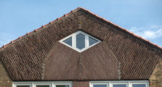 Siermetselwerk, Dorpsstraat 21 in Bergen.
<br/>
Marcel Westhoff, 2021