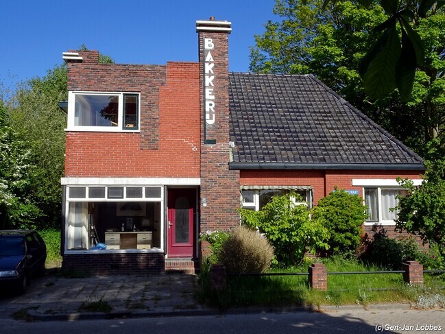 Frontaal.
<br/>
Gert-Jan Lobbes, 2025