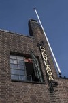 Naambord met ernaast de tweede vlaggenmast.
<br/>
Roel Siebrand, 2021