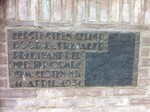 Gedenksteen op de binnenplaats.
<br/>
Lex Abels, 2013