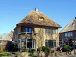 Het linker huis, nummer 16.
<br/>
Gert-Jan Lobbes, 2022