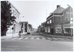 Goirkestraat gezien vanaf de kruising met het Wilhelminapark (rechts) en de Hasseltstraat (links). Rechts pianohandel Jos Simons.
<br/>
Jan Brieffies / Regionaal Archief Tilburg, 1983
