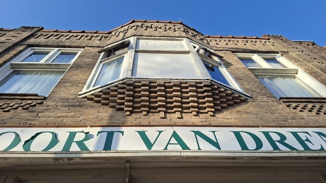 Het hotel-restaurant-café-garage aan de Parallelweg in Meppel.
<br/>
Joop de Haan, 2026