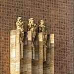 De gevelbeelden.
              <br/>
              Marcel Westhoff, 2023