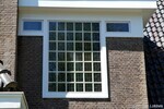 Het raam van het trappenhuis is voorzien van glas-in-lood.
<br/>
Gert-Jan Lobbes, 2026