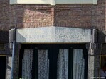 Detail begane grond: de letters van de drukkerij zijn nog zichtbaar.
<br/>
Gert-Jan Lobbes, 2023