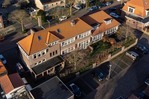 Droneshot van de achterzijde.
<br/>
Holland West Makelaardij, 2026