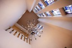 Trappenhuis met glas in lood.
<br/>
Holland West Makelaardij, 2026