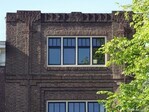 De derde en bovenste verdieping onder plat dak.
<br/>
Gert-Jan Lobbes, 2023