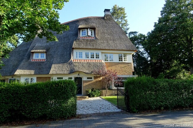 De gevel aan de Celebeslaan-Insulindelaan.
              <br/>
              Gert-Jan Lobbes, 2020