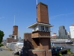 Aan de overkant ligt het centrum.
<br/>
Gert-Jan Lobbes, 2023