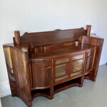 De buffetkast.
              <br/>
              Firma Raaf, 2024