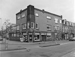 Vlak na de oorlog: al verdwenen zijn de bovenraampjes op de begane grond, de vlaggenmasthouder en de schoorsteen.
<br/>
Noord-Hollands Archief, 1949