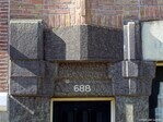 Detail begane grond. De gebruikte steen is syeniet.
<br/>
Gert-Jan Lobbes, 2023