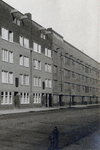 Historische foto van de Van Speijkstraat, met het blok rechts.
<br/>
Beeldbank Stadsarchief, rond 1925