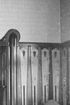 De lambrisering doet veel denken aan die in Theater Tuschinski.
<br/>
detail foto 2, omstreeks 1920