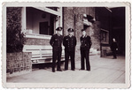 Toen de Amsterdamse Feldkommandantur, de Hafenkommandant en de Duitse marine-autoriteiten hun hoofdkwartier in het IJ-Paviljoen hadden.
<br/>
Collectie Arthur van Beveren, 1940-1945