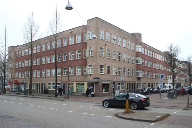 Molukkenstraat, met links de Valentijnkade en rechts de Sumatrastraat.
<br/>
Ronald Klip, 2024