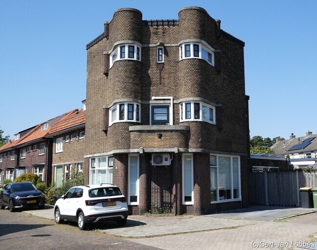 Het pand, inclusief omstreden airco.
<br/>
Gert-Jan Lobbes, 2026