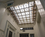 Glas-in-loodplafond nabij het voormalige wachtkamertje.
<br/>
Marcel Westhoff, juli 2021