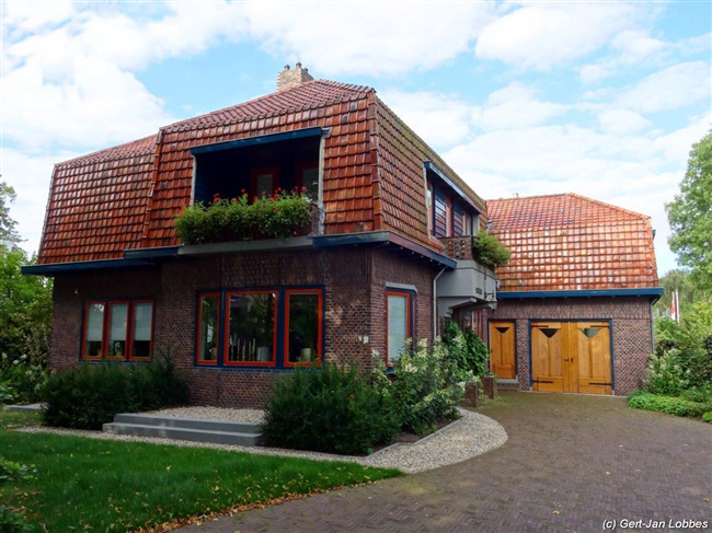 Huis met garage.
              <br/>
              Gert-Jan Lobbes, 2022