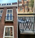 Balkonnetje met siermetselwerk van buiten- en binnenuit.
              <br/>
              Joop de Haan, 2022