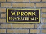 De naam van de toenmalige eigenaar is ingemetseld bij de voordeur.
<br/>
Gert-Jan Lobbes, 2025