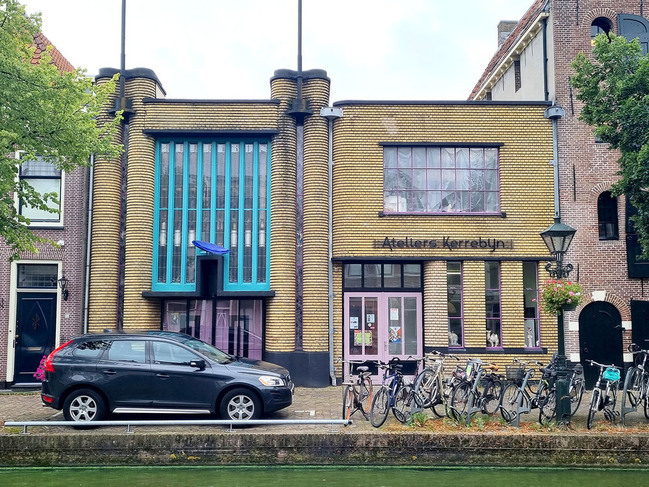 Waarschijnlijk Van der Lists bekendste ontwerp: Ateliers Kerrebijn in Alkmaar.
<br/>
Martijn de Visser, 2021