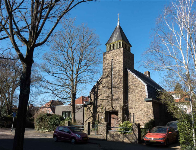 Het karakteristieke kerkje aan de Appelweg.
              <br/>
              Marcel Westhoff, maart 2022