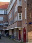 Gevel Hestiastraat aan de pleinzijde.
              <br/>
              Gert-Jan Lobbes, 2021