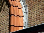 Detail dak met bijzondere kromming.
<br/>
Gert-Jan Lobbes, 2026