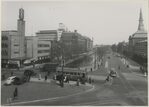 Piet Heinplein, met zicht op de Hogewal (rechts), de Kortenaerkade en links het OLVEH-gebouw.
<br/>
Haags Gemeentearchief, 1948