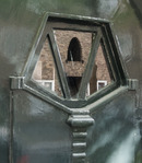 Prachtig vormgegeven deurraampje.
<br/>
Marcel Westhoff, 2021