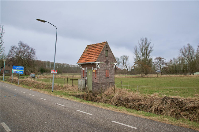 De westzijde.
              <br/>
              Johan van den Tol, 2021