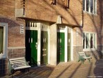 Bij de renovatie kregen de deuren ook een nieuwe groene lak.
<br/>
Gert-Jan Lobbes, 2023