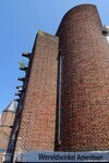 De halfronde toren vormt de overgang naar de Muurhuizen.
<br/>
Gert-Jan Lobbes, 2023