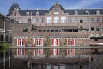 Het verenigingsgebouw gezien vanaf de overkant van het Rijn-Schiekanaal.
<br/>
Roel Siebrand, 2021