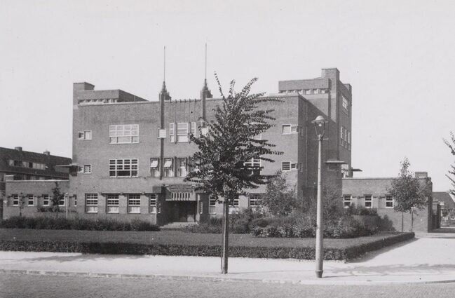 Het toenmalige ontwerp van architect Roest.
<br/>
Stadsarchief Amsterdam, 1932