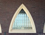 Spitsboogvormig raam.
              <br/>
              Gert-Jan Lobbes, 2023