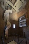 In de toren. De wenteltrap met 'wentelondersteuning': meesterlijk metselwerk.
<br/>
Marcel Westhoff, 2026