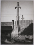 De lantaarnpalen op een historische foto.
<br/>
Het Nieuwe Instituut, zonder jaartal