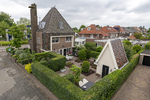 Met het tuinhuisje in stijl.
<br/>
Dolron Rivierenland Makelaars, juli 2021